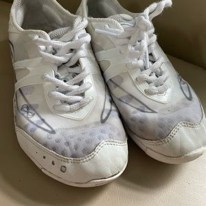 Nfinity 4.5 vengeance cheer sneakers. Used